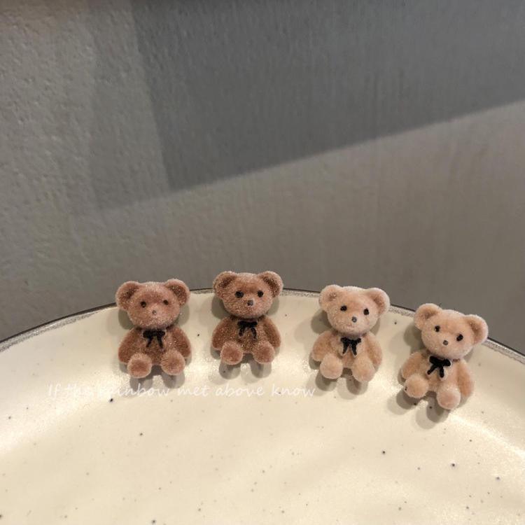 Teddy bear stud earrings 🧸 - Sour Puff Shop