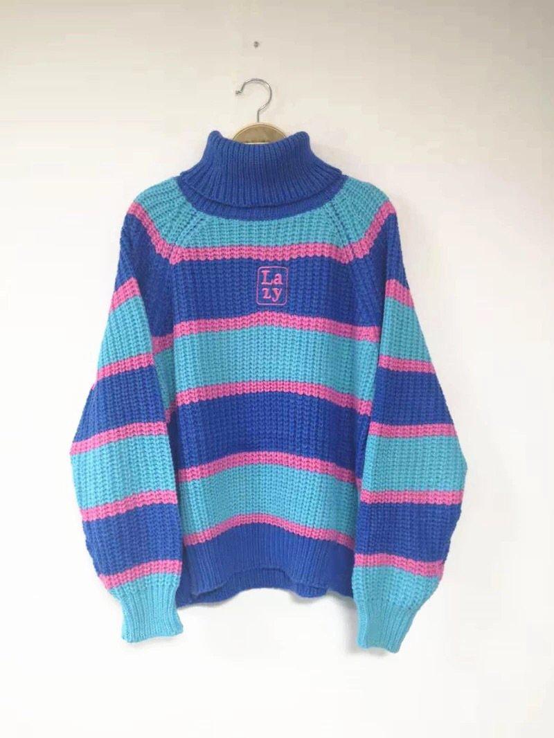 Lazy Bubblegum Turtleneck Sweatshirt 🧬 - Sour Puff Shop