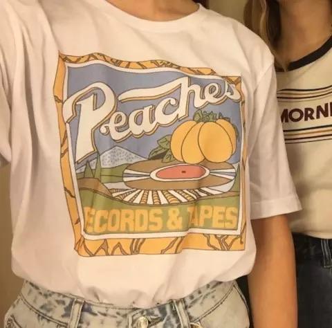 Peaches T-Shirt 🍑✨ - Sour Puff Shop